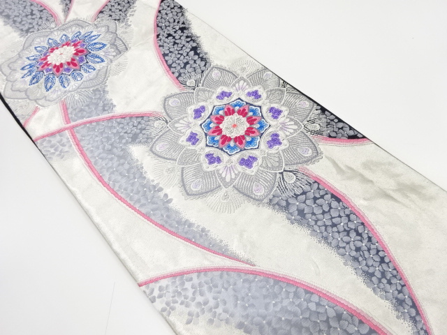 華紋に小花模様織り出し　袋帯